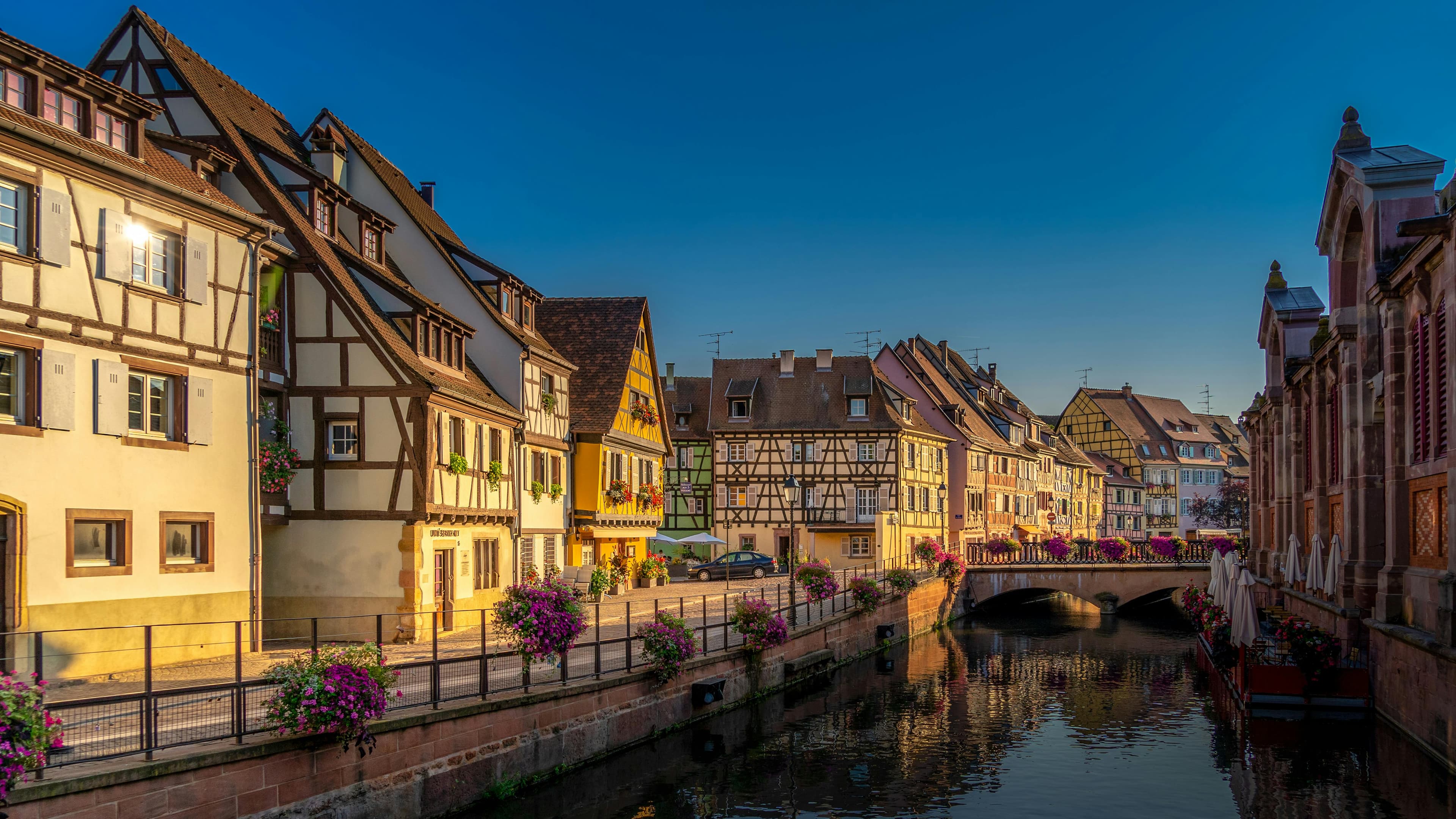 Colmar at their pace.